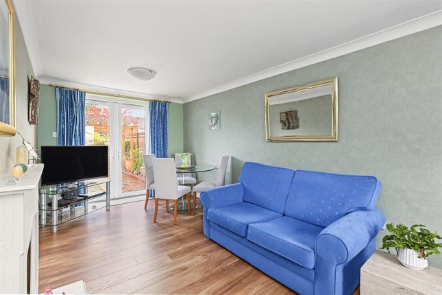 48, Windermere Avenue, St. Albans photo 2
