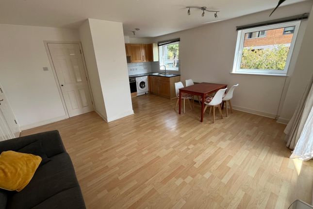 1, Lowestoft Mews, Docklands photo 3