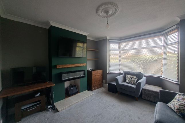 41, Priory Lane, SCUNTHORPE photo 3