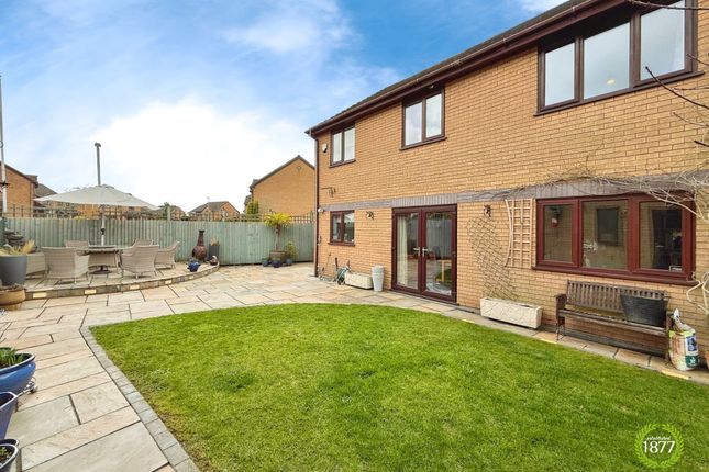 2 Winster Court, Accrington photo 4