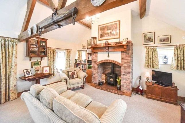 Willow Cottage, Robeyfields Farm, Heanor Road, Ilkeston photo 2