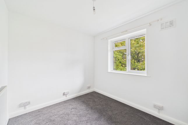 Princess Elizabeth Way, Cheltenham photo 4