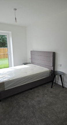 Flat to rent in Rathmell View, Rathmell Road, Leeds