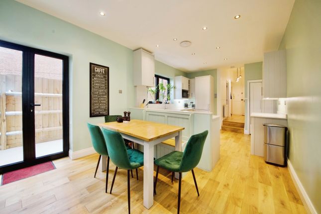 Flat for sale in Balmoral Road, Willesden Green