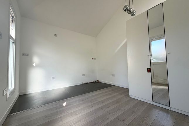 11 Millfield Road, Luton photo 4
