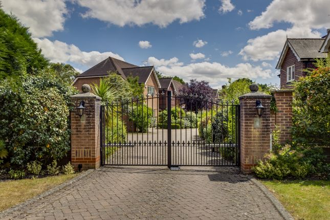 Detached house to rent in Templewood Gate, Farnham Common, Slough