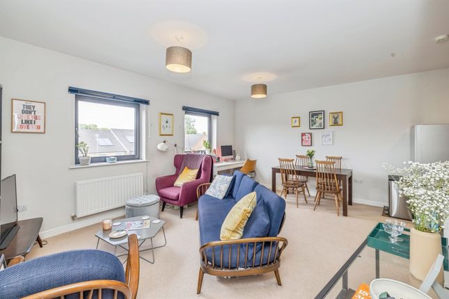 Flat 5, Fountain Court, 21, Raven Close, Watford photo 2