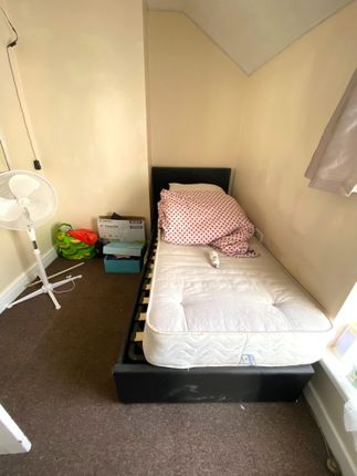Terraced house to rent in Ninian Park Road, Cardiff