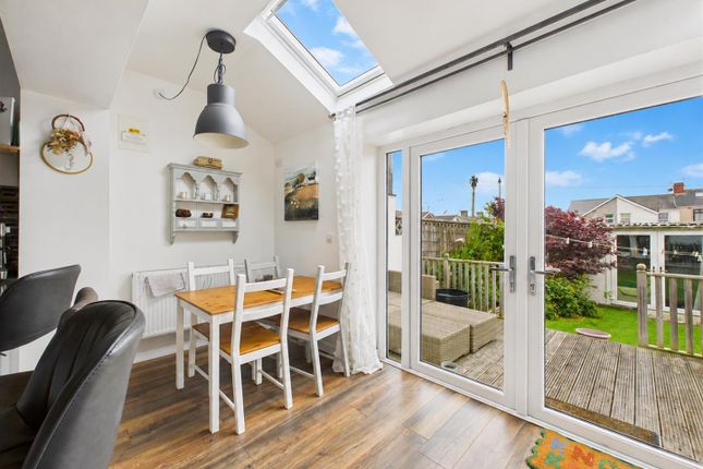 28, Lewis Place, Porthcawl photo 2
