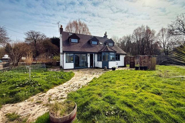 3-bed house on Stretford Cottage, Weycroft, Axminster, £200,000