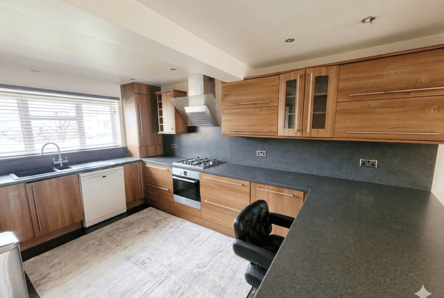 Furrow Way, MAIDENHEAD photo 4