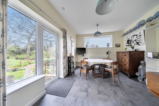 1, Curlew Crescent, Bedford photo 3