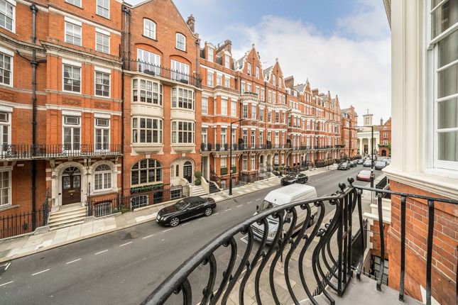 Flat D, 57, Green Street, London photo 4