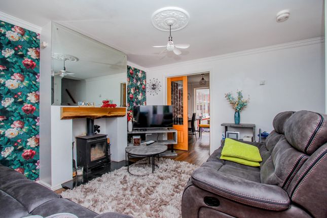 9, Merefields, Irthlingborough photo 4