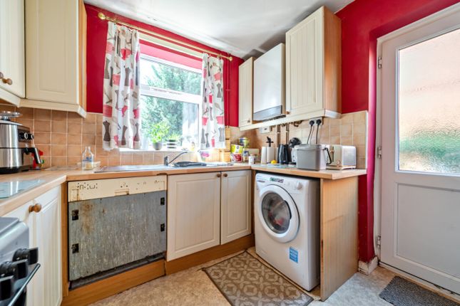 72, Walton Gardens, Grantham photo 3