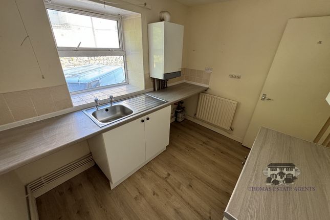 7 Carmel Flats, Victoria Street, Tonypandy photo 4