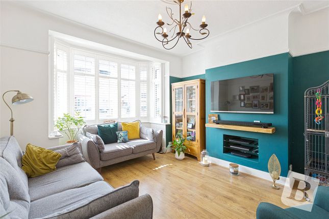 6, Horace Avenue, Romford photo 2