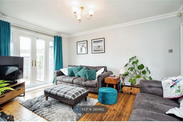 Harris Road, Watford photo 3