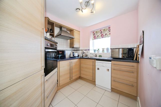 14, Dunstable photo 4