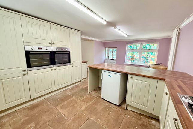 Grove Cottage, Pontypool photo 3
