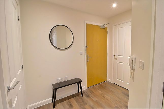 Flat for sale in Kingfisher Way, Harlow