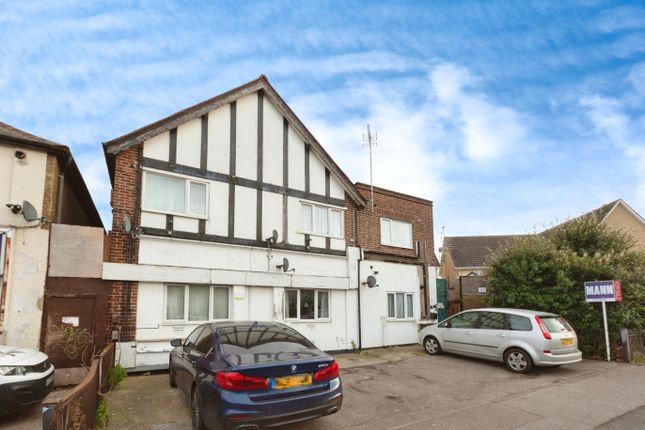 Thumbnail Flat for sale in Rochester Road, Gravesend, Kent