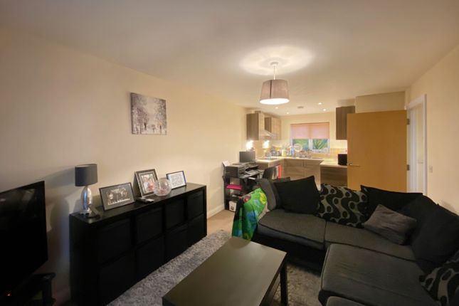 1, Honey Court, Farnborough photo 3