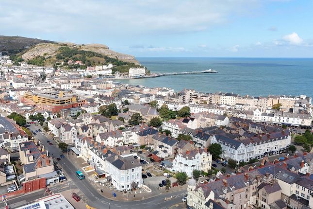 Flat 2 - 1, Vaughan Street, Llandudno photo 3
