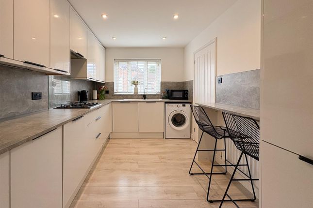 4, Mocatta Way, Burgess Hill photo 3