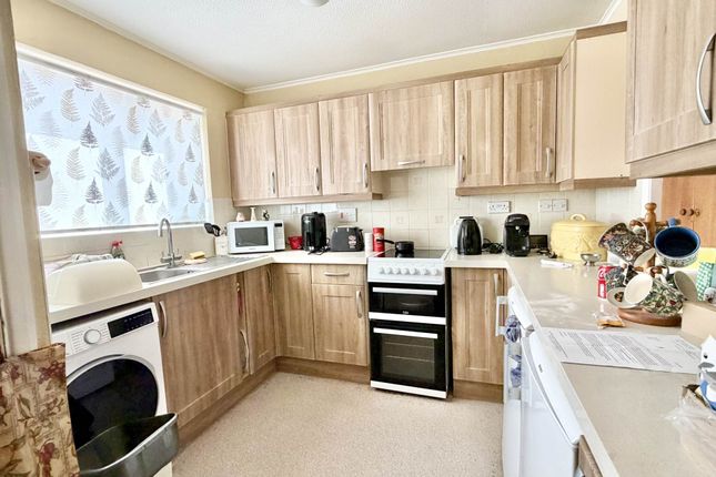 6, Jarvis Close, Exmouth photo 4