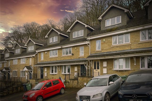 Town house to rent in Martin Bank Wood, Almondbury, Huddersfield