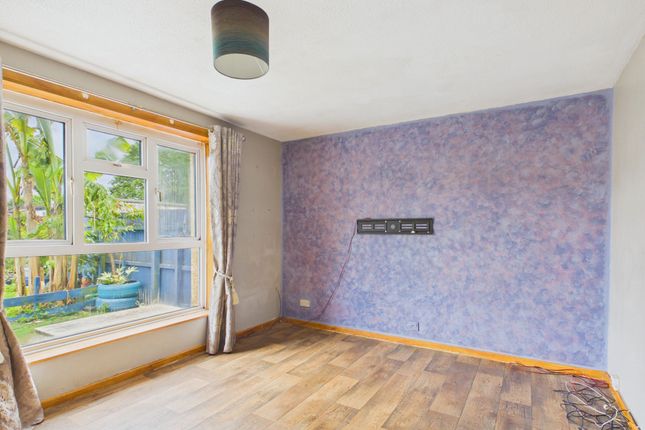 25 Shackleton Close, Barry photo 3
