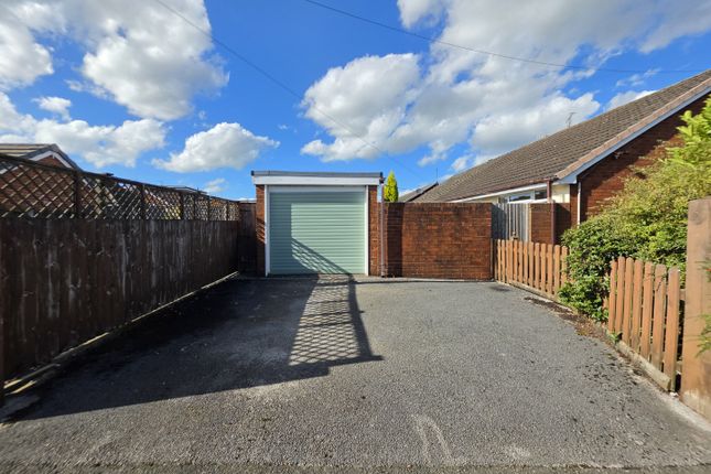 18, Henley Avenue, Knypersley photo 2