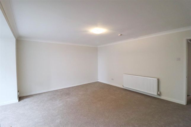 26, Fairlawns, Newmarket photo 2