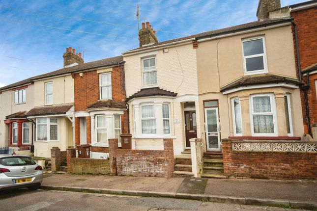 Thumbnail Terraced house for sale in Beaconsfield Road, Chatham