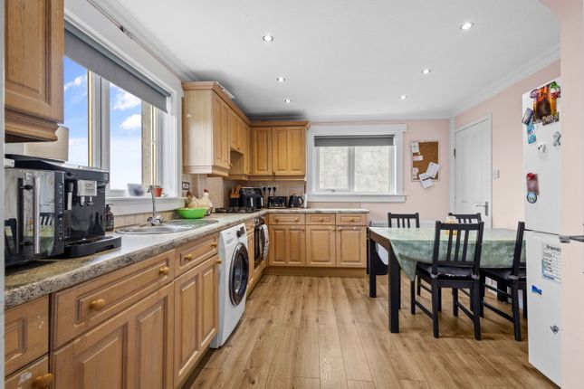 90, Dunlop Terrace, Ayr photo 4
