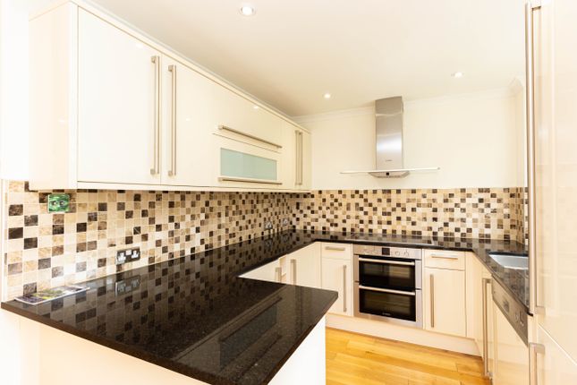 5, Old Rectory Close, Harpenden photo 3