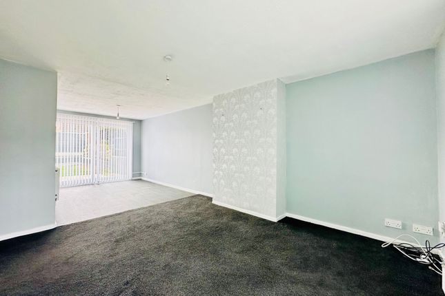 33 Staunton Avenue, Derby photo 4