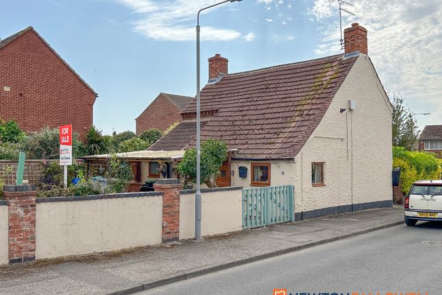 Thumbnail Cottage for sale in Church Lane, Balderton, Newark