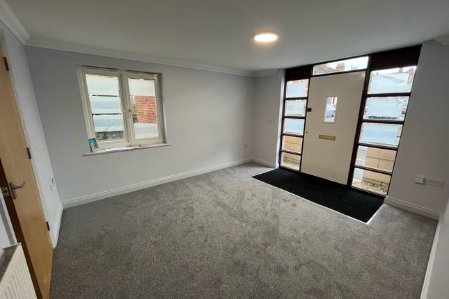 Thumbnail Flat to rent in Queensgate, Lincoln Street, Swindon