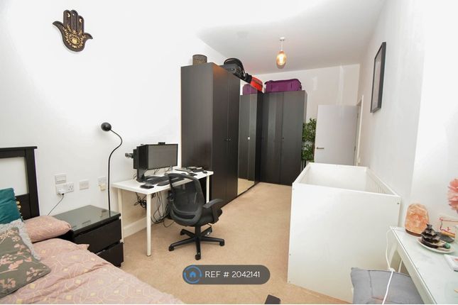 Flat to rent in Wick Tower, London