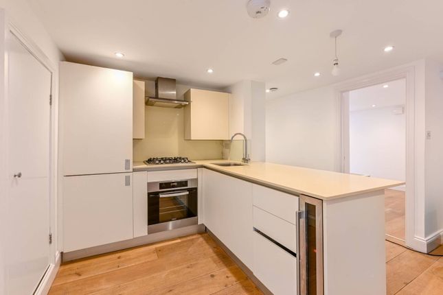 Flat to rent in Brownswood Road, Finsbury Park, London