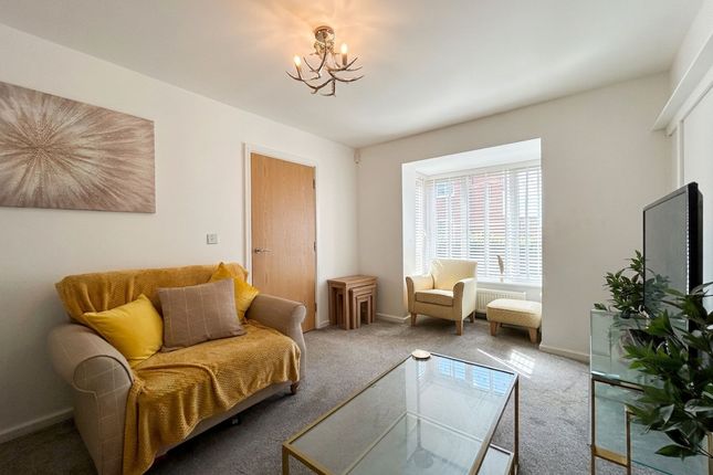 52 Thorne Crescent, Manchester photo 5