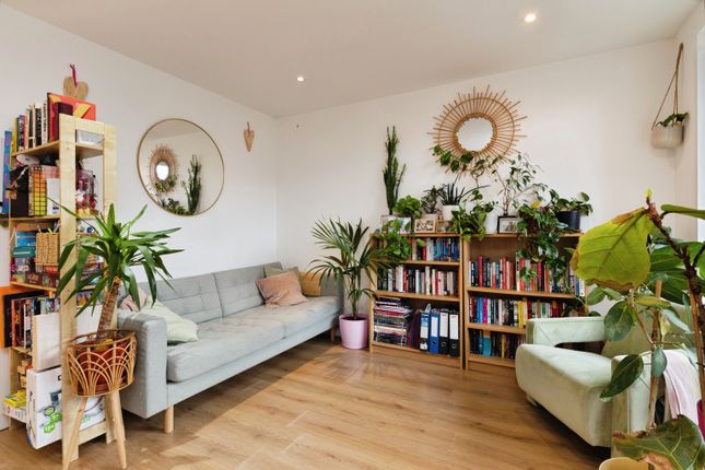 2-bed flat on Flat 204, Hudson House, Yeo Street, London, £365,000