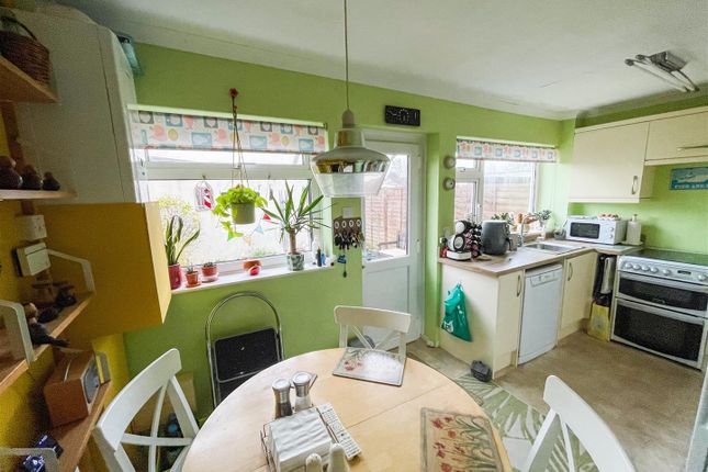 32, Mendip Avenue, Weston-Super-Mare photo 3