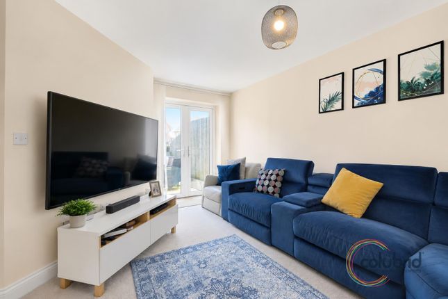 2, Mallins Way, Grays photo 3