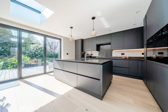 16, Turnpike Drive, Orpington photo 4