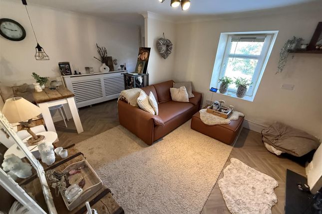 11, Bank Road, Llanelli photo 5
