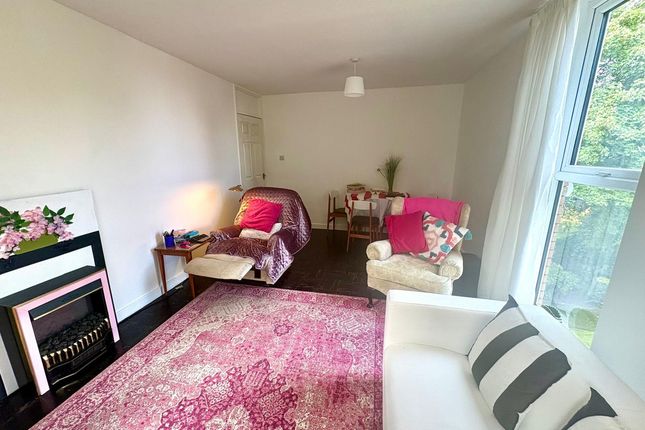 Lingdale Court, Prenton photo 3
