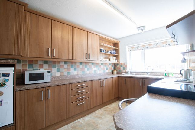 3 Harlech Close, Blackwood photo 4